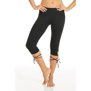 NWT Fabletics Black Gardenia Crop Legging - Size XL